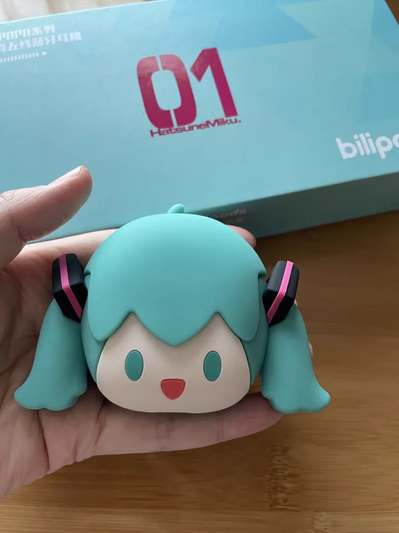 Hatsune Miku Anime Cartoon Wireless Bluetooth Headphones Set Cute Silicone Protective Cover Semi-In-Ear Girls Christmas Gifts