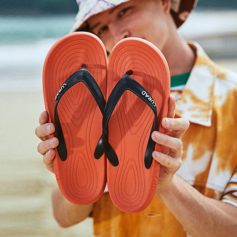 Nieuw Paar Klemvoeten Slipper Voor Mannen En Vrouwen Strand Vrouwen Sandalen Zomer 2024 Modieuze Slippers Man Sandalias Hombre