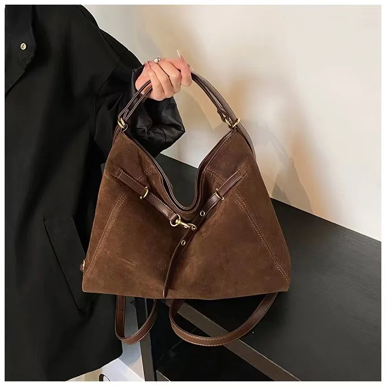 

2025 New Women's PU Leather Waterproof Retro Handbag, Large Capacity, Multifunctional Commuter Bag