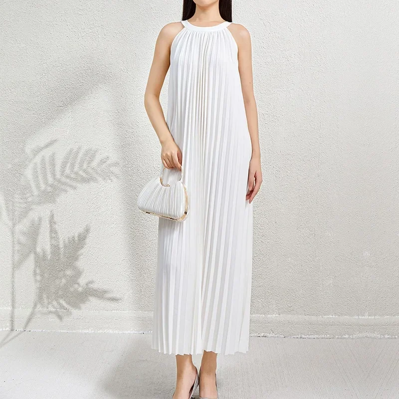 Hanging Neck and Off Shoulder Dress for Women, New Seaside Vacation Style, Loose Pleated Temperament, Sleeveless Dress