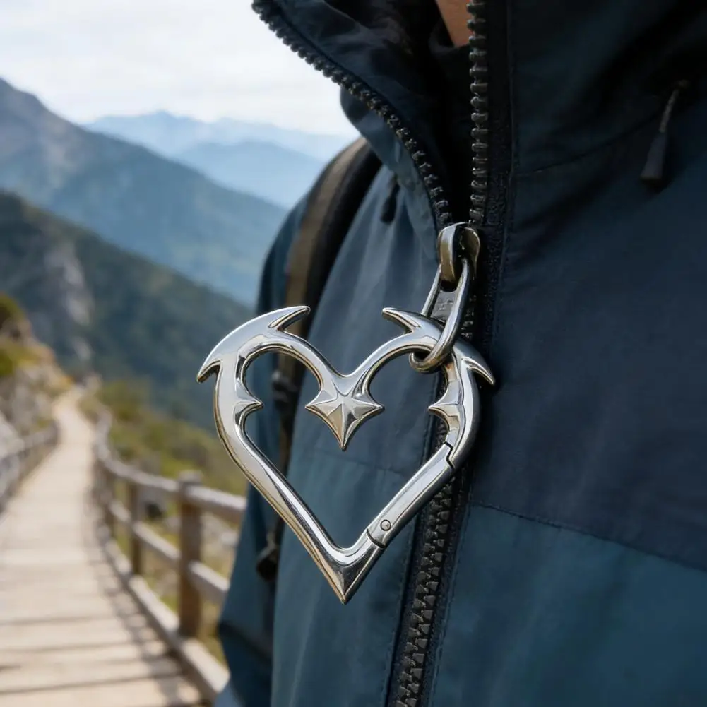 Herzförmiger Karabiner im Retro-Stil, Gothic-Metall-Schlüsselanhänger, einfach anzubringender Karabiner für Schlüssel, Taschen, Rucksäcke, Karabiner-Clip