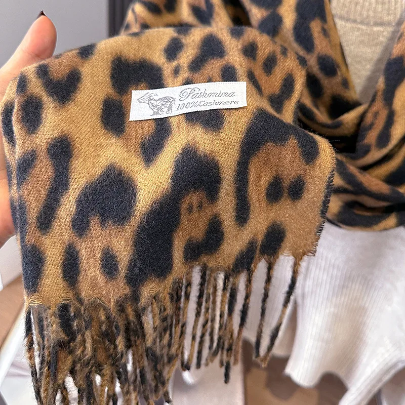 Luxury Leopard Print Cashmere Scarf for Women Pashmina Shawl Winter Wraps 2024 Warm Blanket Poncho Female Echarpe Bufanda