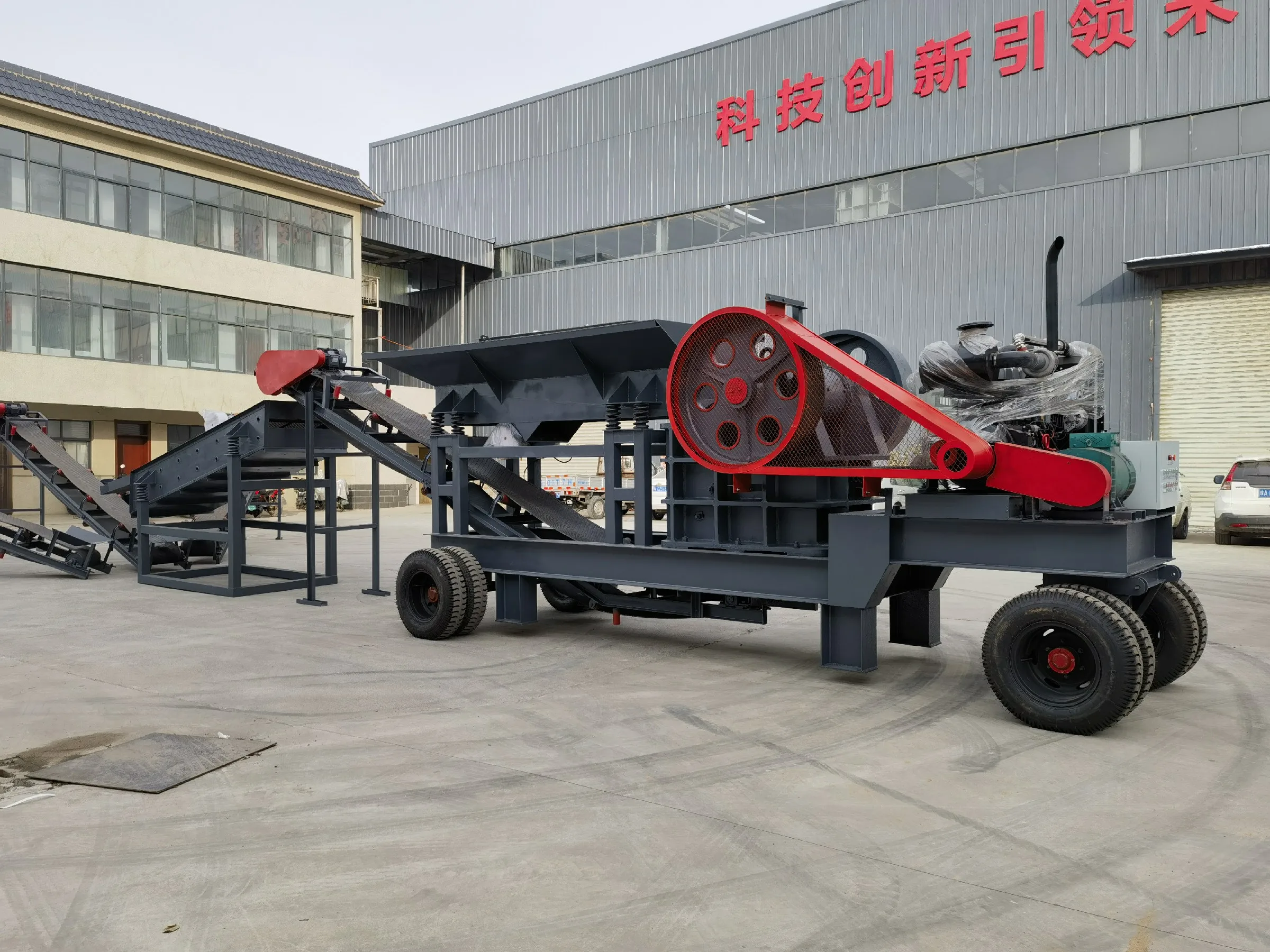 Customized High Efficiency Portable Stone Crushing Machine  River Rock Limestone  Mobile Stone Jaw Crusher Hammer Crusher Line