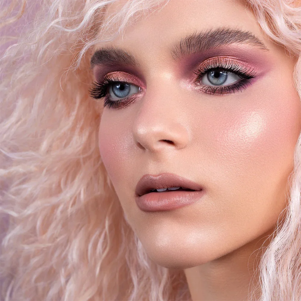 3D ベビーピンクきらめくボディハイライターメイクアップパレットフェイスハイライト輪郭スムーズグリッターパウダー