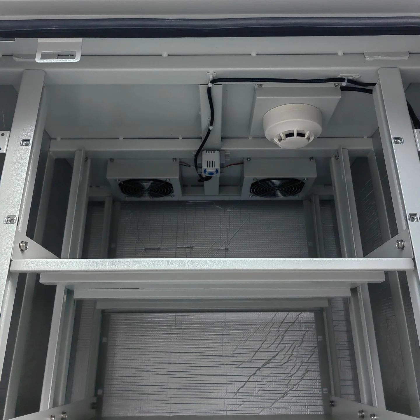 High-Speed ETC Outdoor 5G Base Station Power Equipment Enclosure IP55 Stainless Steel Aluminum Alloy Electronics Instrument Case