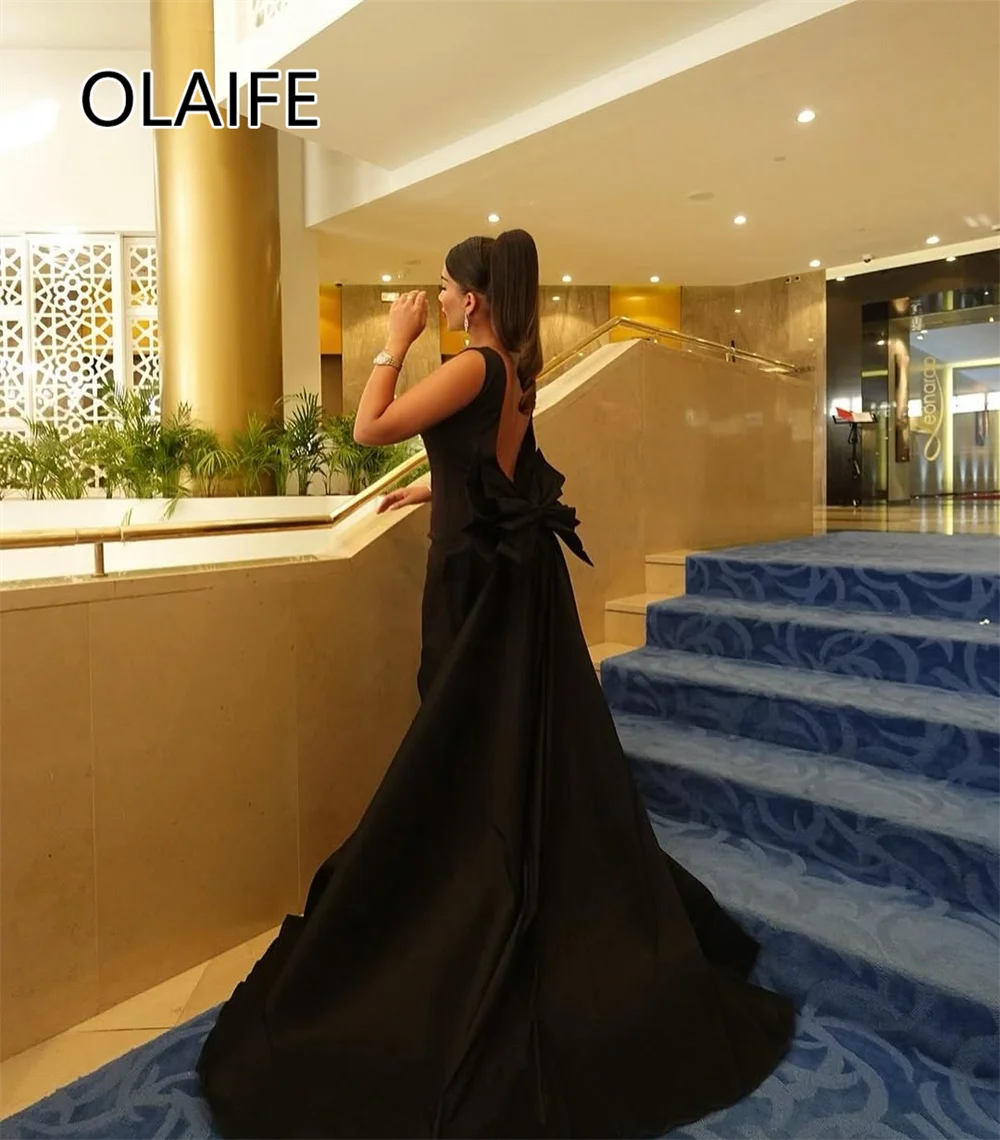 Atemberaubendes Damen-Abendkleid mit U-Ausschnitt, ärmellos, formelles Etuikleid, rückenfrei, Schleife, Abschlussball, Saudi-Kleid mit individuell gestaltetem Sweep-Gericht