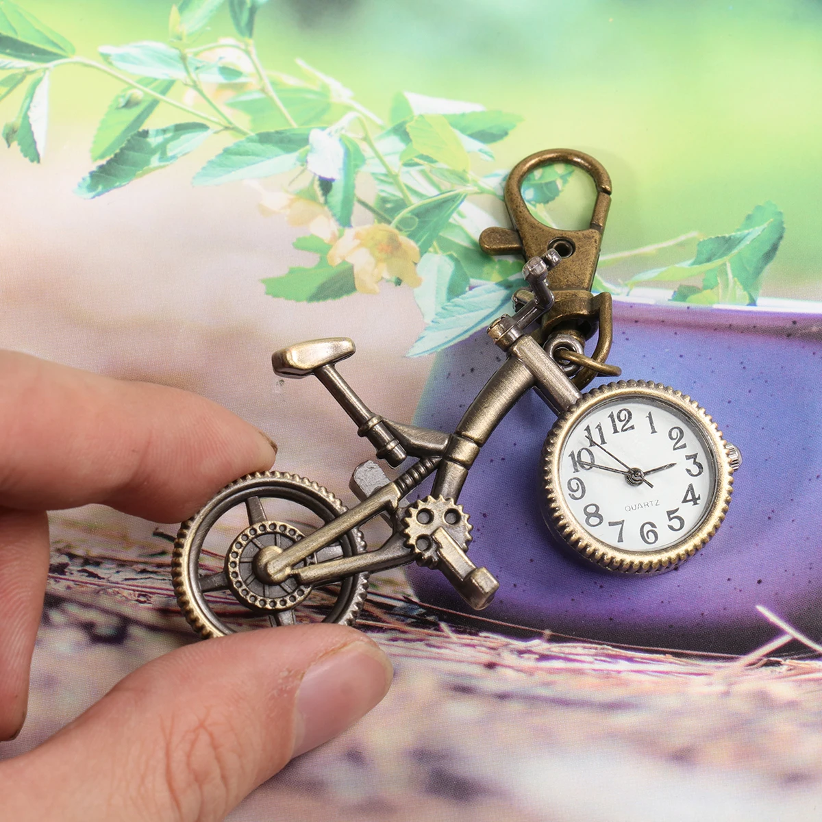 

Retro Bicycle Shaped Pocket Watch Craft Elegant Gift Idea Durable Alloy Material Great For Display Use Decorative Hanging Clock