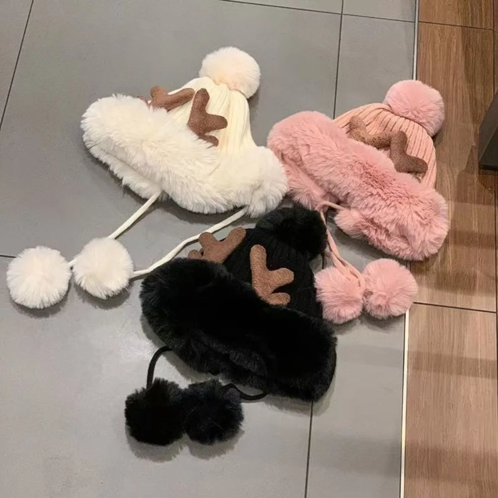 Cozy Thick Knit Trapper Hat Warm Insulation Pom-Pom Detail Knit Beanie Deer Antler Design Pom-Pom Beanie Cold Weather