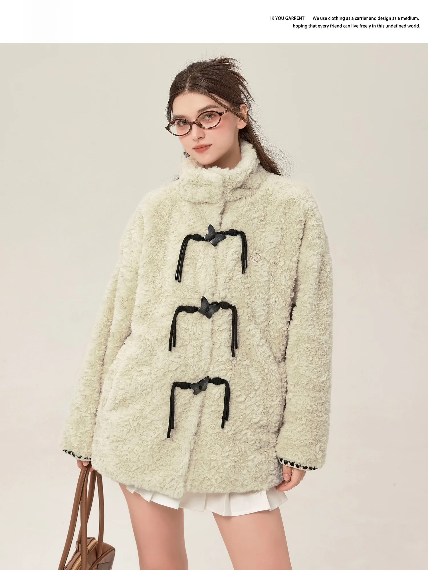 

Ikyou оригинальный бархатный хлопковый жакет с ягненком, женский зимний теплый меховой топ средней длины на пуговицах, прямой крой, китайское производство