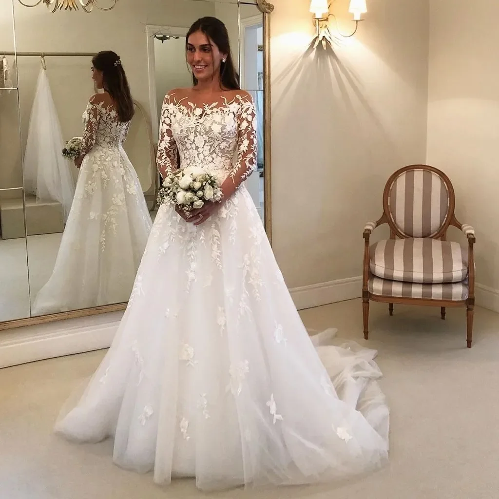 

Customized 2025 Elegance Long Sleeves Lace Applique Wedding Dresses Sheer Neck A Line Button Back Bridal Gowns Tulle Sweep Train