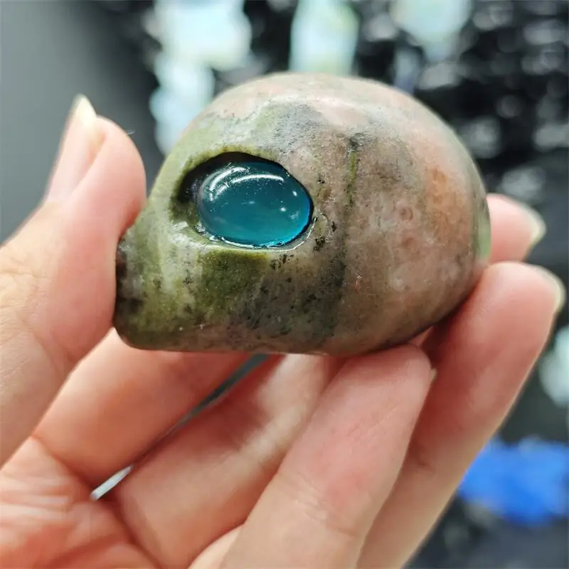 Natural Quartz Stone Alien Skull Healing Fengshui Gemstones HomeDecoration Holiday Gift 1PCS view 6