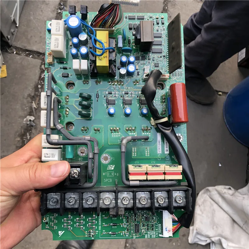 Disassembly of Yaskawa inverter A10000 and H1000 series 11/15/18.5KW kilowatt main drive board power board