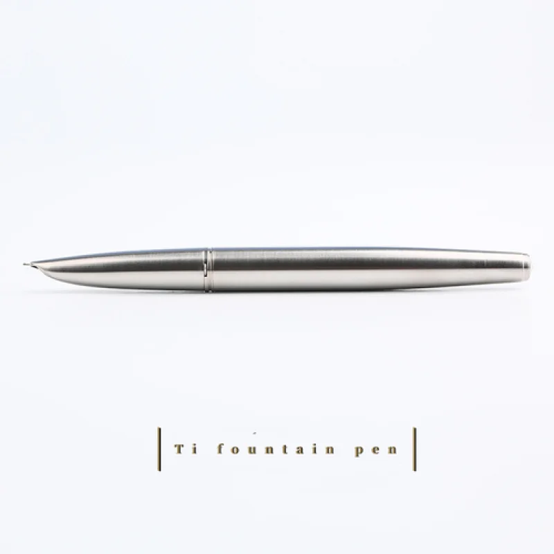 

Перьевая ручка A+ MAJOHN Ti200 из титанового сплава, модульное стальное перо из золота 14 карат с подарочной коробкой