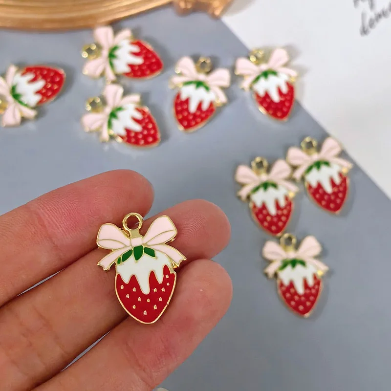 Newest 100pcs/lot color drop oil cartoon strawberry shape metal floating locket beads diy jewelry garment key chain accessory