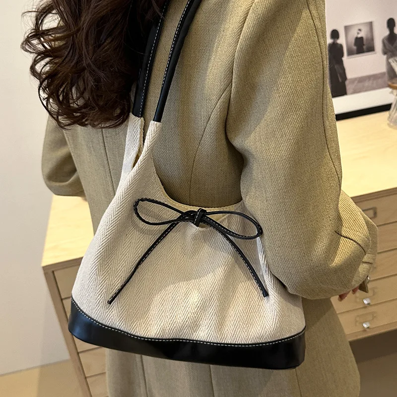 Ins2024Korean ins حقيبة التنقل ذات سعة كبيرة 2025 المتخصصة الرجعية سعة كبيرة حمل حقيبة عصرية حقيبة يد بكتف واحد #1