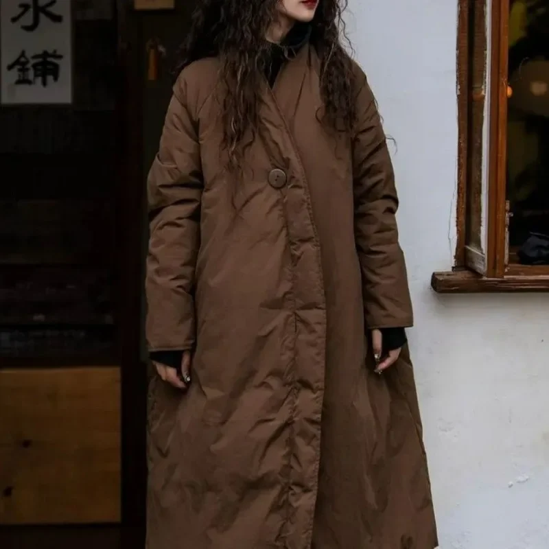 2026 Neuer mittellanger, warmer, lässiger Wintermantel mit lockerem, elegantem, knielangem Design im chinesischen Stil aus Daunenbaumwolle für Damen