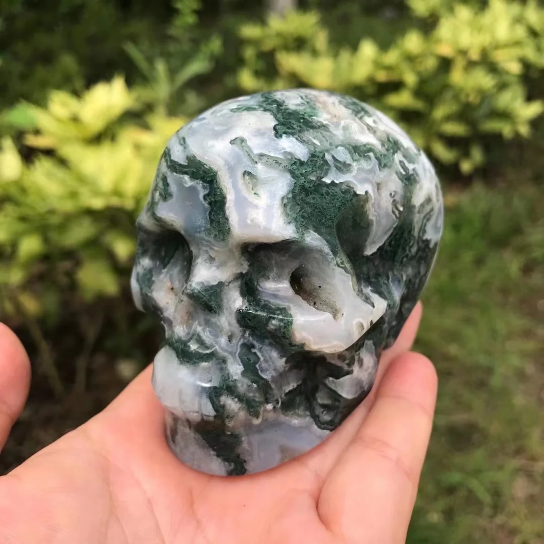 

Natural crystal water grass agate carved skull decoration Healing Reiki Healing Water Reiki stone agate statue Spiritual magic