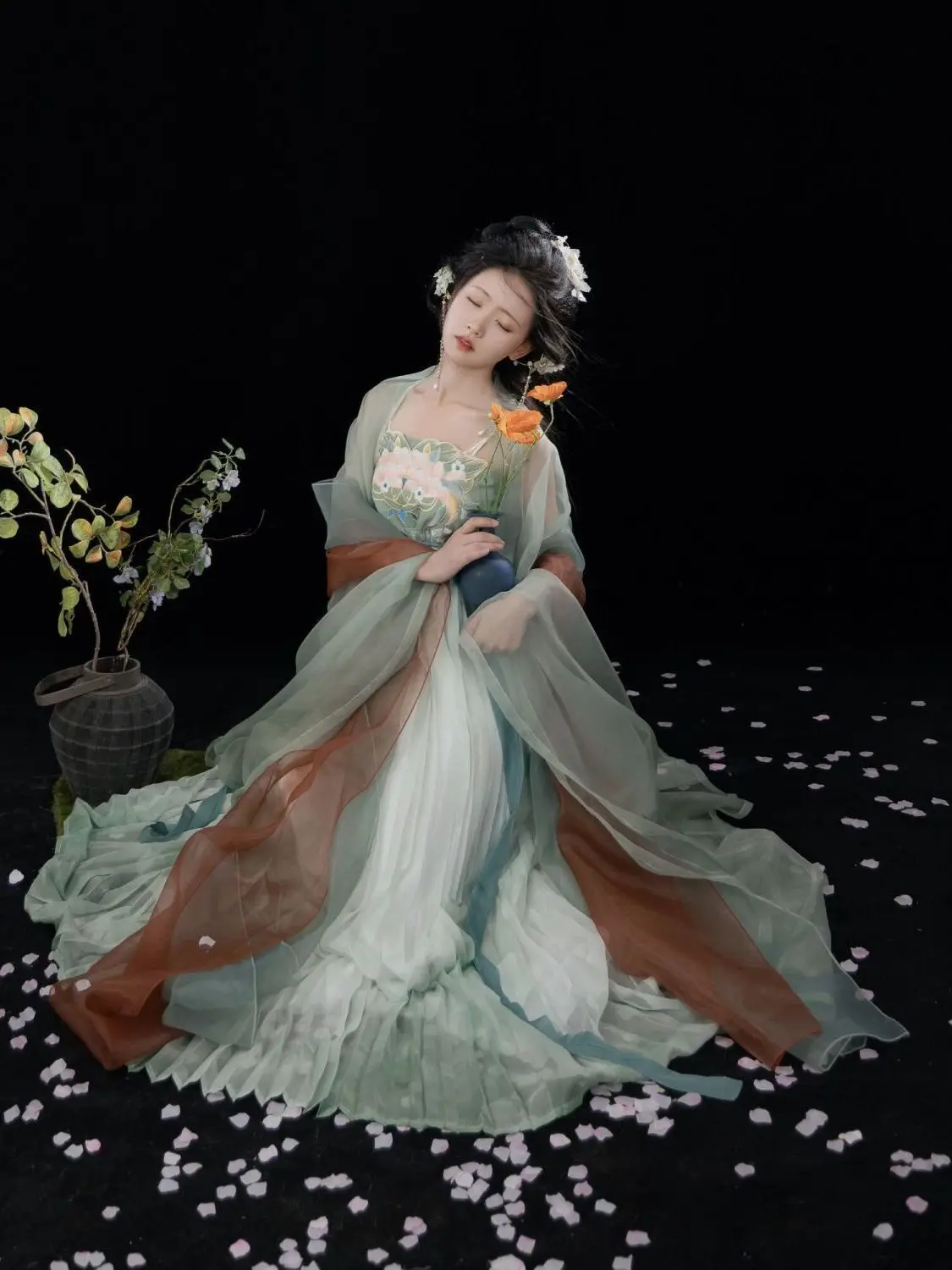 Women's Tang Dynasty Hanfu Embroidered Hezi Skirt Chinese Style Classical Dance Cosplay Costume for 2025