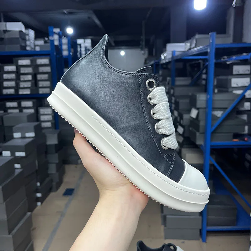 

Мужские туфли большого размера и мужские спортивные туфли с низким берцем и черными однотонными высокими женскими туфлями Owen.