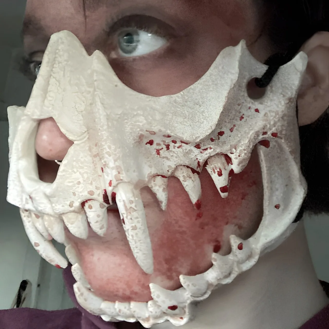 หน้ากากฮาโลวีนใหม่1/2ชิ้นหน้ากากปิดหน้าครึ่งคอสดราก้อนเทพเจ้าเสือโคร่งคืนส้อม Tengu ชายหมาป่าหน้ากากกะโหลกศีรษะประสิทธิภาพ