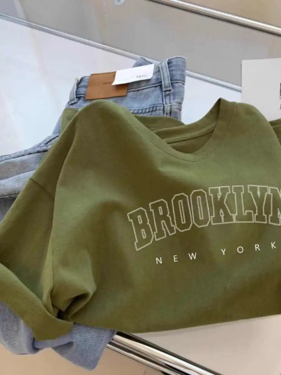 ฤดูร้อนรูปแบบตัวอักษร Lady's เสื้อยืดขนาดใหญ่รอบคอทั้งหมดตรงกับสีทึบหลวมสบายๆแขนสั้น