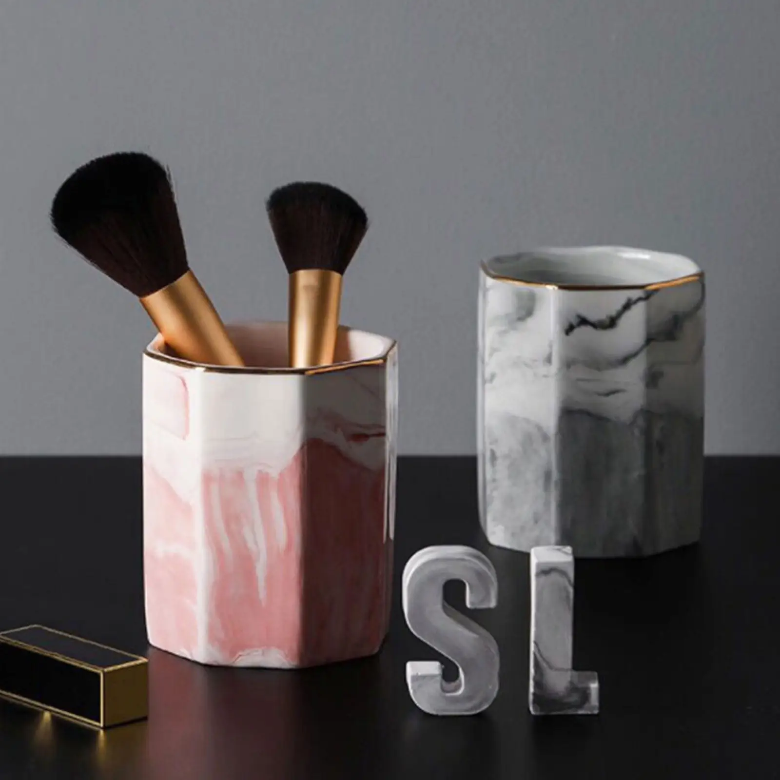 

1 шт. Элегантная керамическая чаша для хранения с мраморным принтом, серая с золотой отделкой, функциональный органайзер для косметики, подставка для кистей и ручек на стол