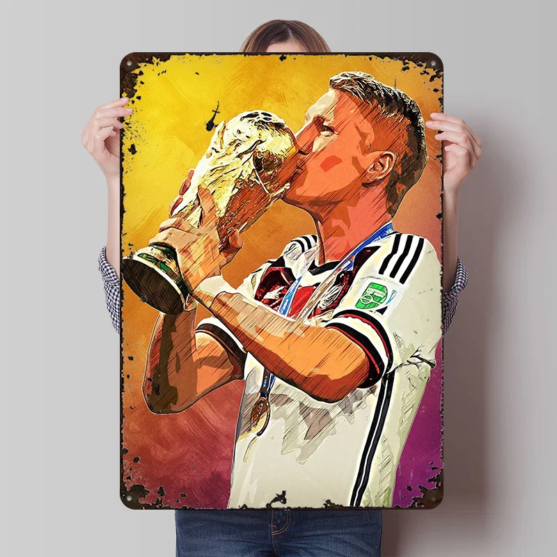 ملصق معدني من Bastian Schweinsteiger علامات معدنية جدار الفن ديكور داخلي عتيق في المنزل علامة قصدير مخصصة للديكور المنزلي