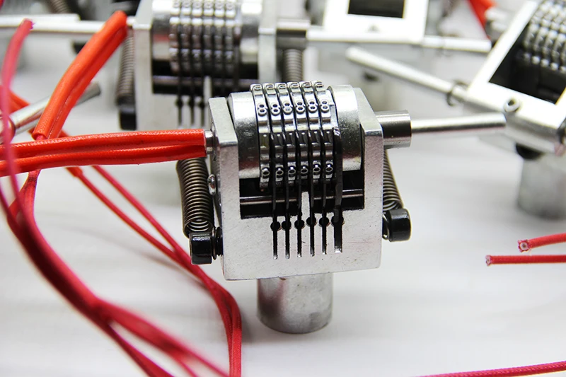 Machine de numérotation d'estampage à chaud pour l'impression de numéros sur plastique