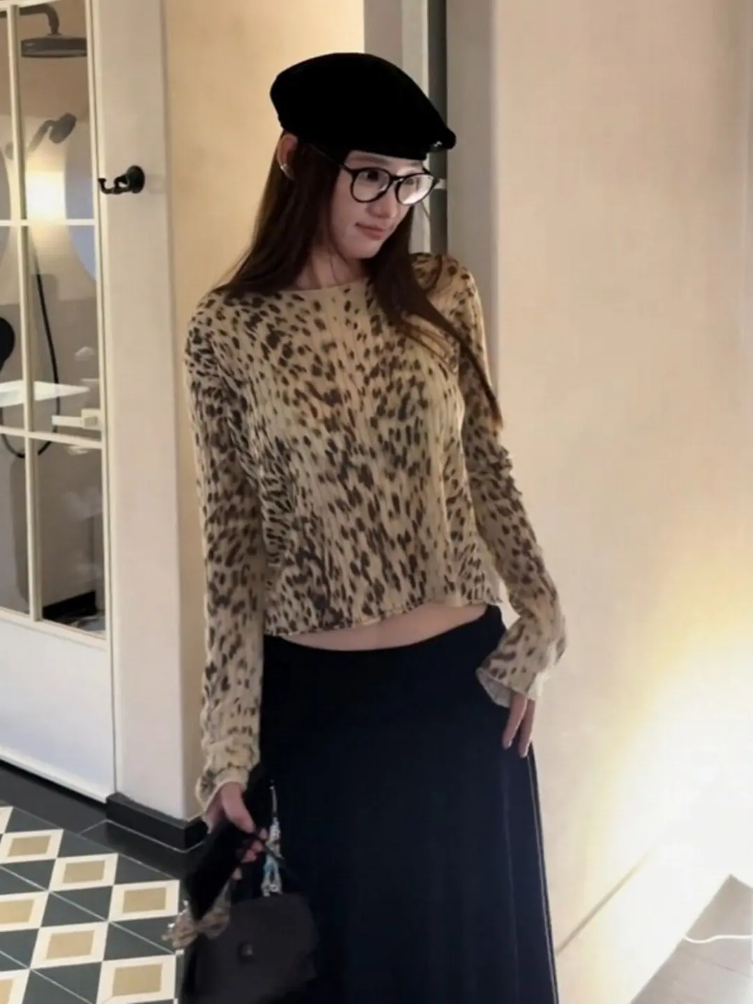 Retro Leopard Print Bell Sleeve Knitted Sweater Women's Casual Slim Fit Long Sleeve Overhead Top Comfortable Medium Softness