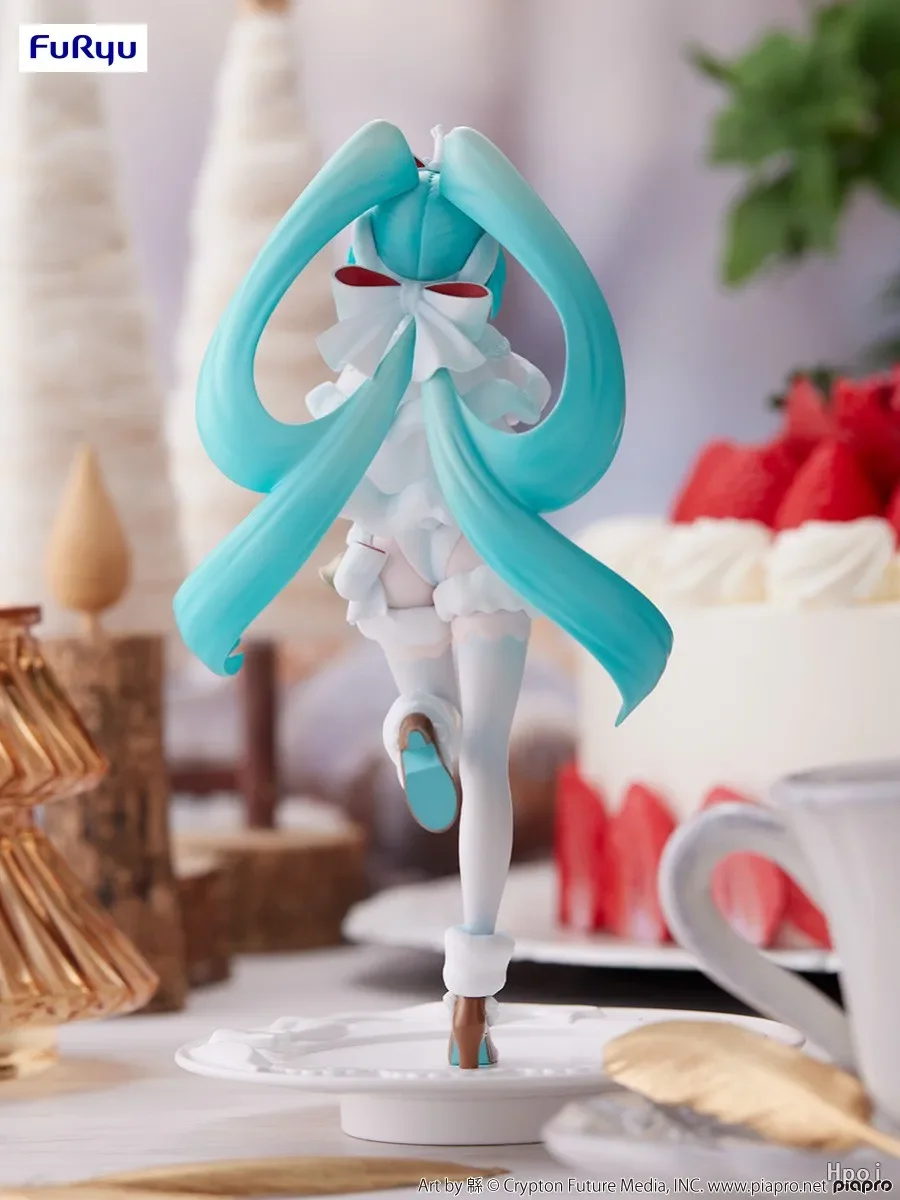 In magazzino FuRyu supera la figura creativa sweetswedolci Hatsune Miku Original Anime Figure Model Toys for Boys Action Collection Doll