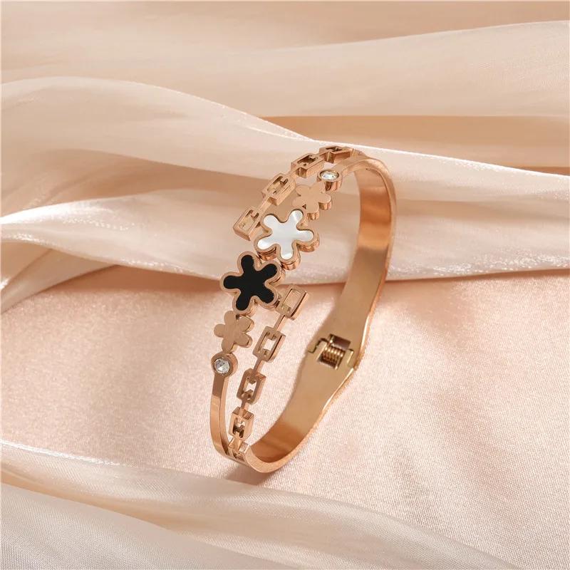 Fashion Black And White Flowers Bracelet For Women Men Symmetrical Three-Layers Bangle Party Wedding Jewelry