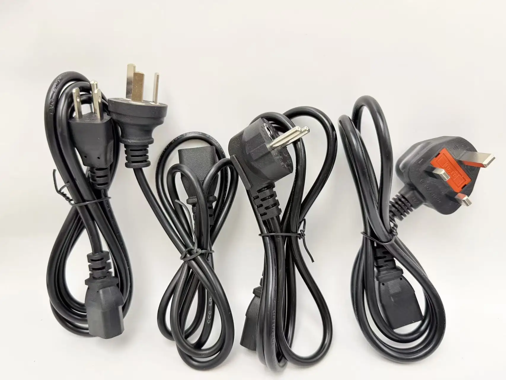 

Блок питания 12В 10А для Bitaxe NerdQaxe++ - преобразователь AC 100-240В в DC для майнинг-ферм и проектов DIY электроники