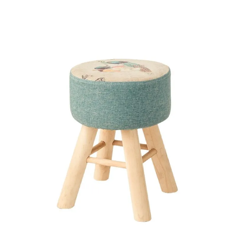 Низкий табурет из ткани