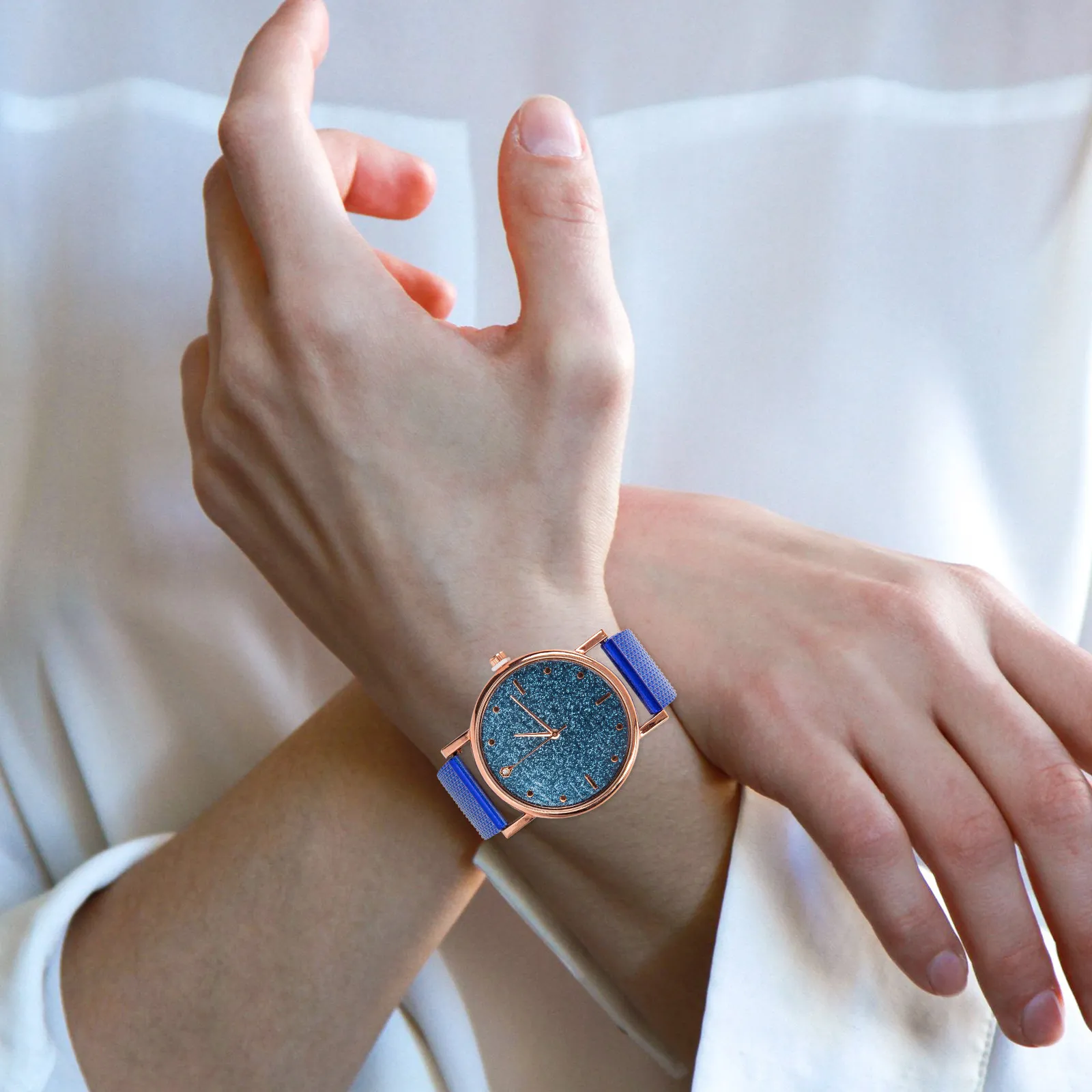 

Women Quartz Watch Retro Stylish Skin-Friendly Hypoallergenic Adjustable Silicone Band for Business Leisure Gift Christmas