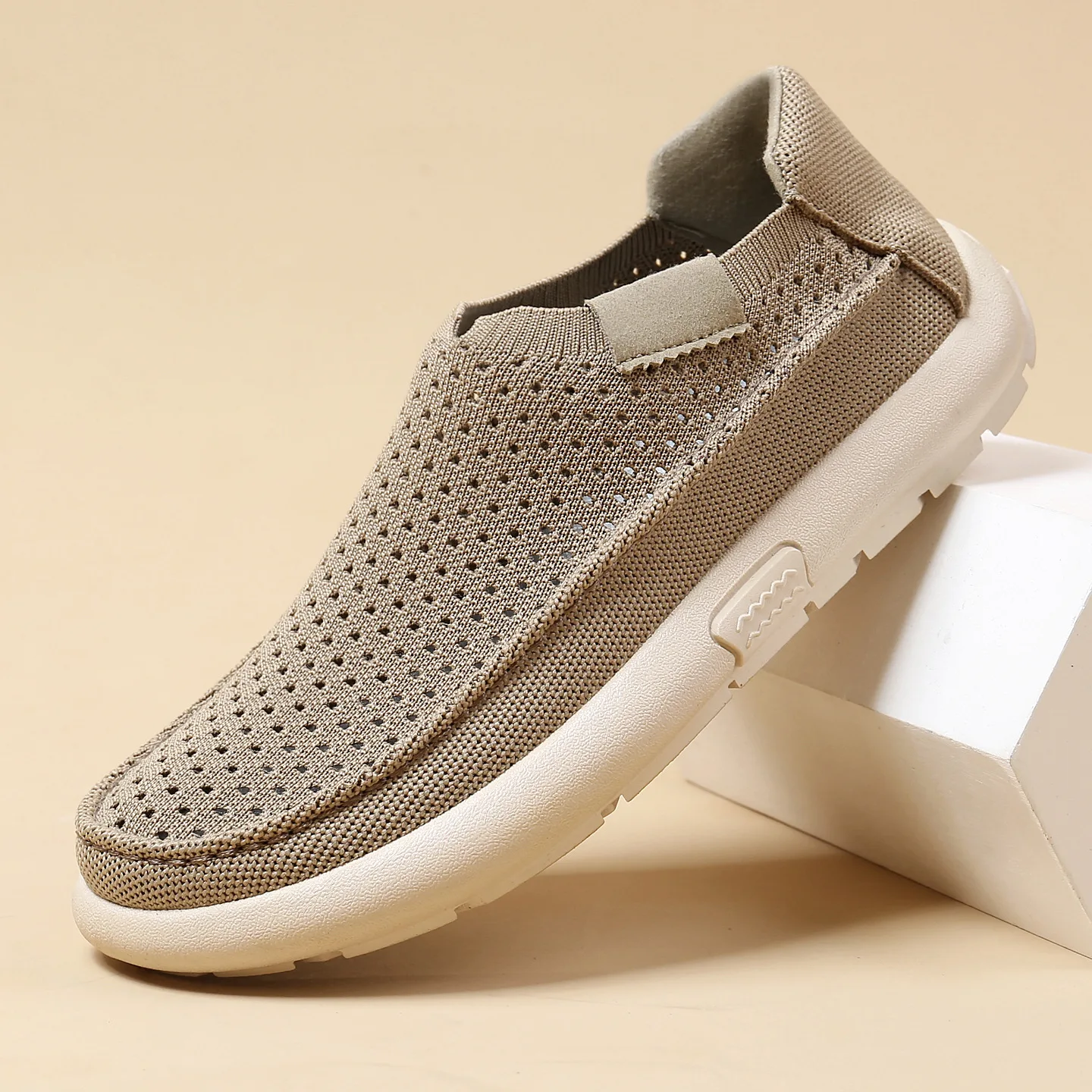 2026 Summer Men Hollow Mesh Slip On Loafers Breathable Lightweight Soft Sole Non Slip Casual Outdoor Walking Man Shoes