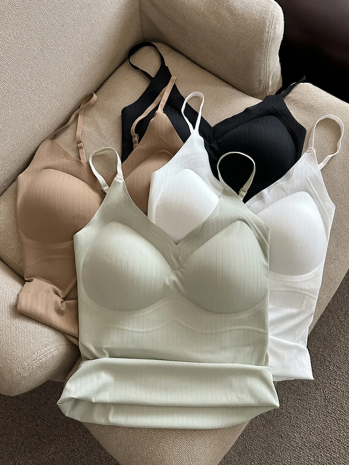 

Майка-топ из ледяного шелка для женщин, летняя базовая одежда, красивый спортивный топ-бюстье, эффект «второй кожи», топ-майка без рукавов