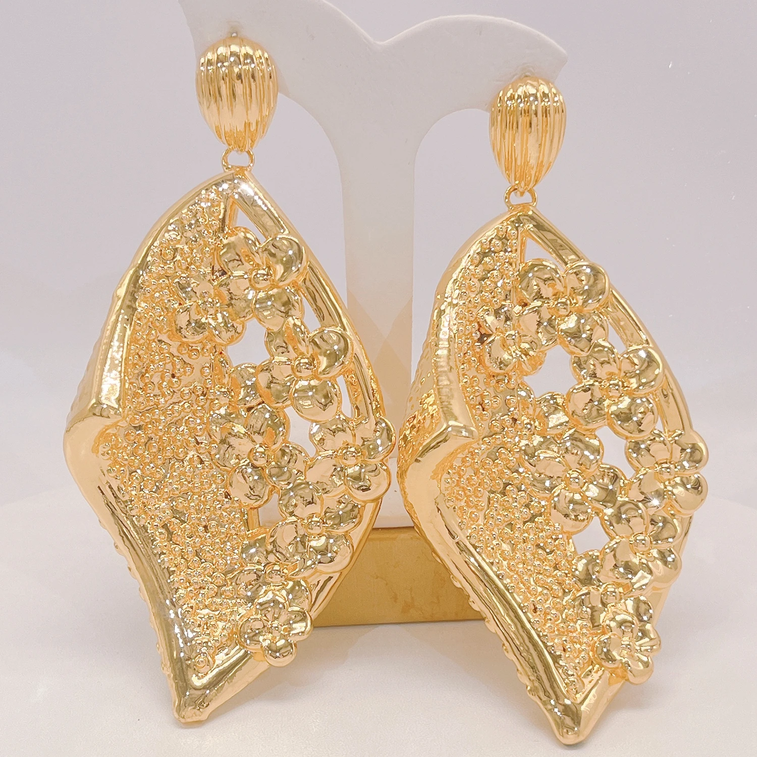

Delicate leaf large size earrings women luxury gold plated jewelry accessories