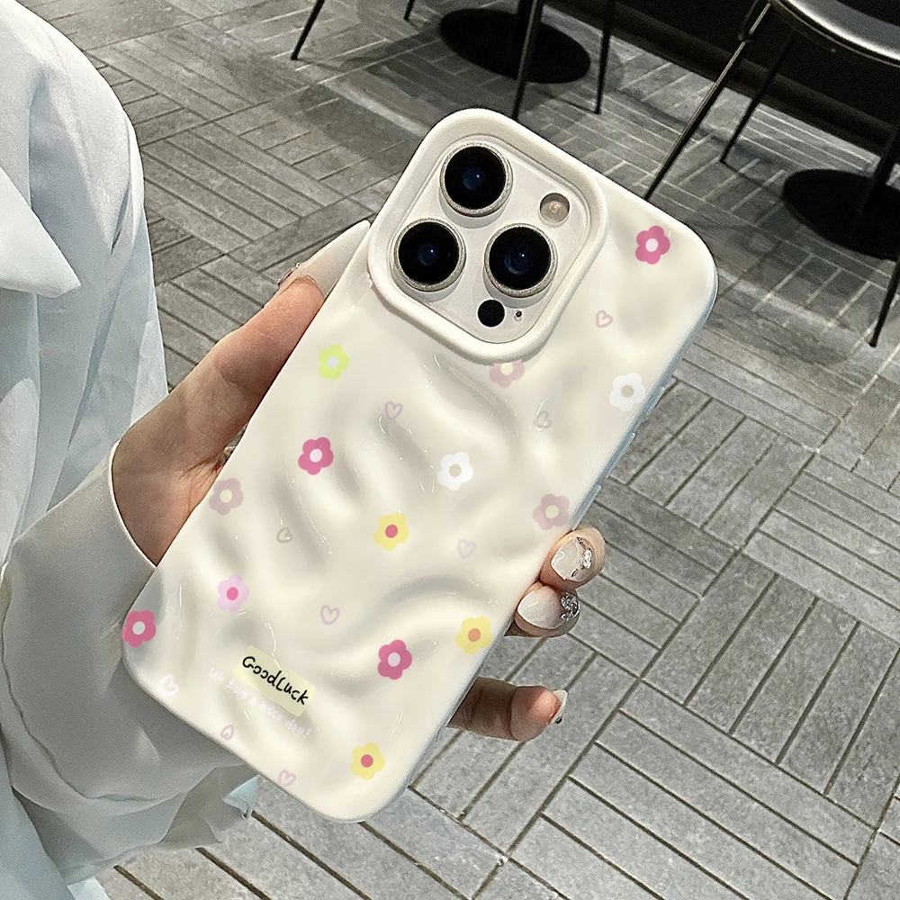 Koreanische Minimalistische Blumen-Handyhülle für iPhone 17 16 15 14 13 12 11 Pro Max 14 15 Plus 17 Air Falten-Wellen Weiche Silikonhülle – Detail 4