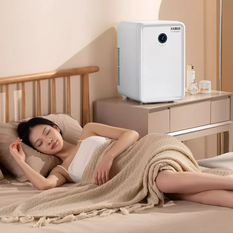 ‌ 20L 듀얼 코어 데스크탑 냉장고: 사무실용 소형 다기능 식품 등급 냉온장 보관함 - 스마트 터치 정밀 모바일 관리자