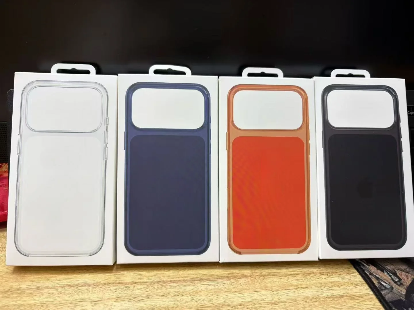 Fotografia 7: Capa Magnética para Celular 17pro/17promax com Animação Pop-up e Botão AI - Capa Protetora Rígida