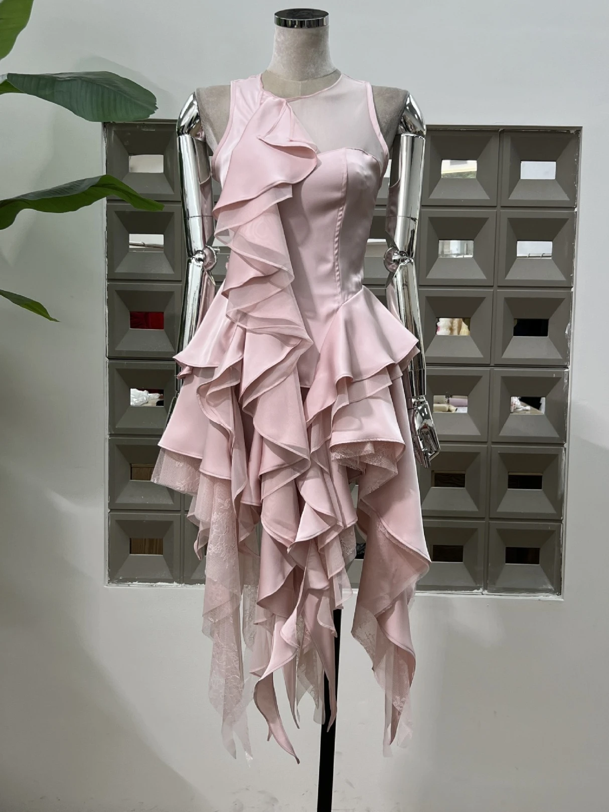 

Pink Ruffle Hem Dress Sleeveless Asymmetrical Mesh Patchwork Evening Dresses Elegant Socialite Sleeveless Mini Dress for Women