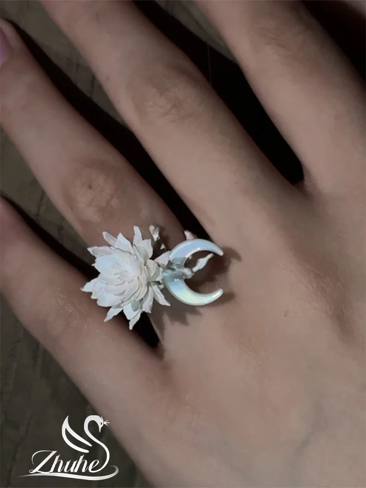 ZHUHE Epiphyllum Moon Ring Is A Vintage Style Copper Alloy Jewelry Party Gift For Women