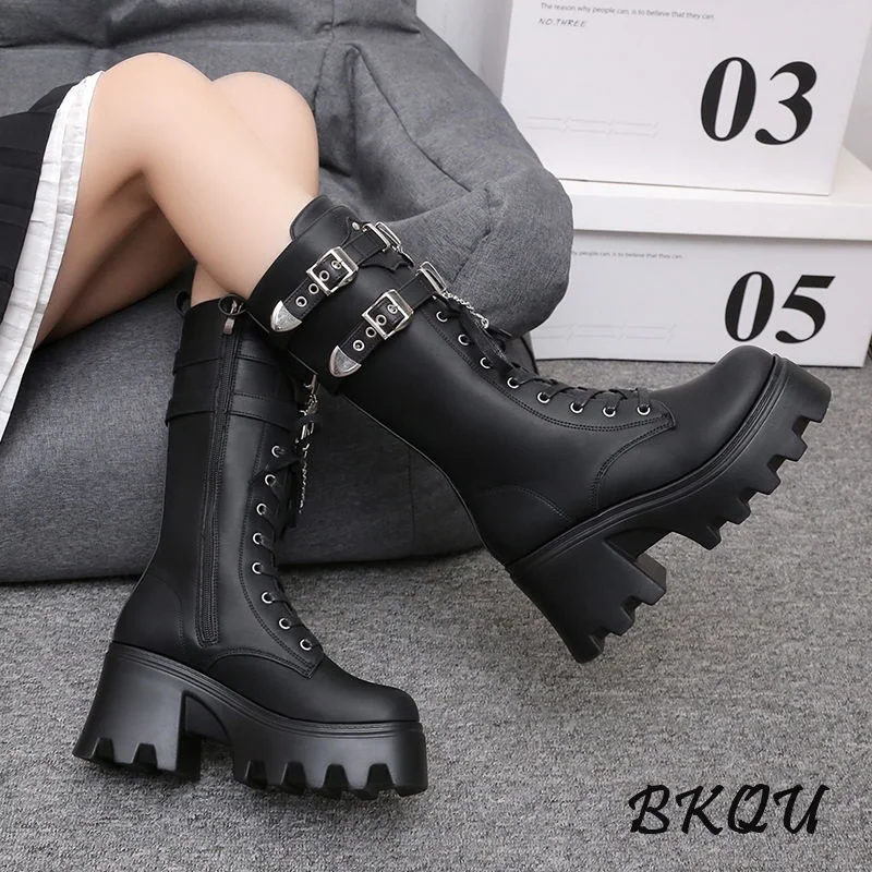 Bkqu sapatos elevadores 20cm plus size 10cm botas de plataforma punk feminino 2024 outono botas de cavaleiro meados de bezerro botas decoração de metal