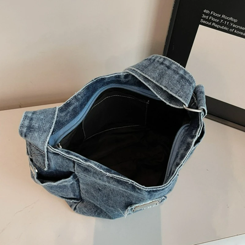 حقيبة هوبو عصرية شتوية كاجوال بسيطة للركاب حقيبة كروس من قماش الدنيم على الطراز الكوري حقائب كتف مريحة ومتعددة الاستخدامات