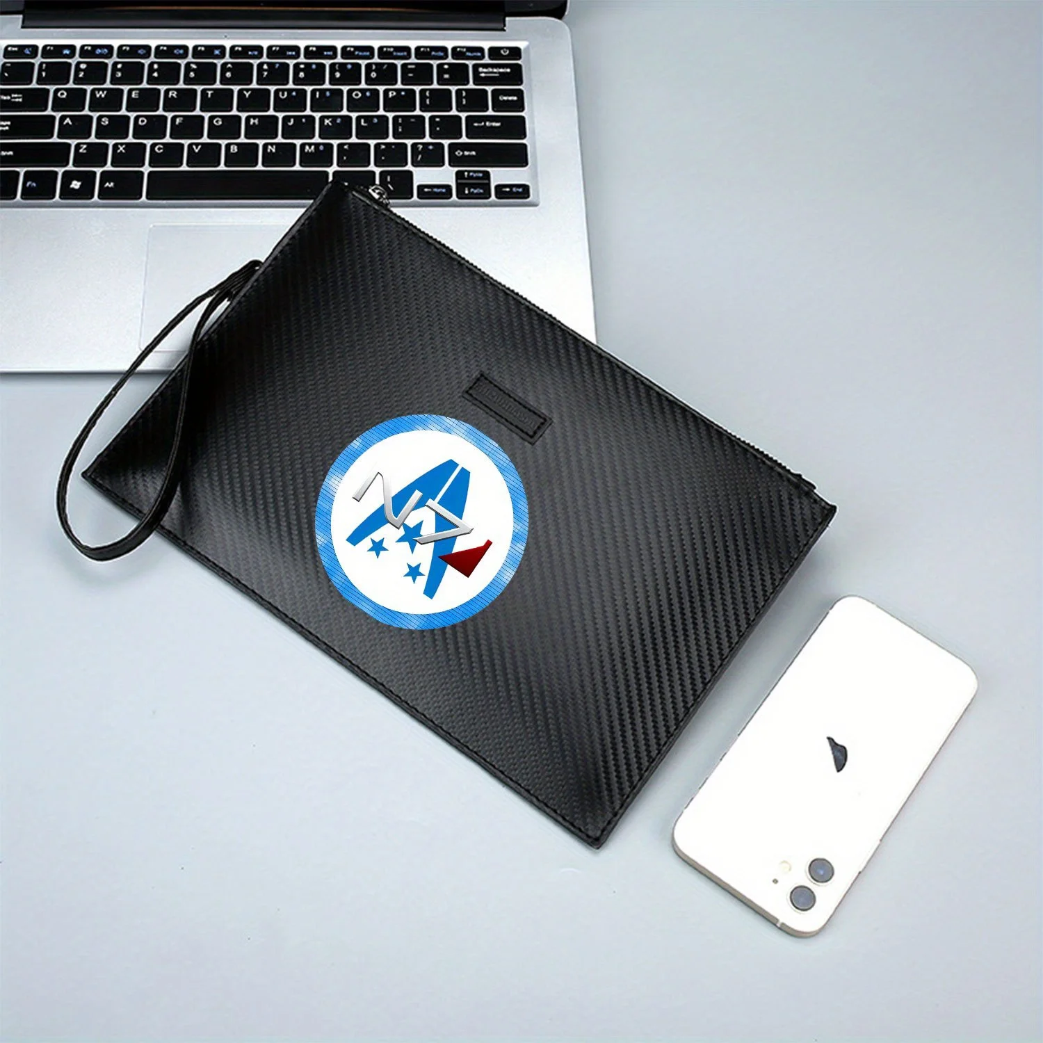 Azul Un símbolo estrellas cuadrado rojo N7 Elegante bolso de hombre de PU impreso Moderno y práctico para el transporte diario