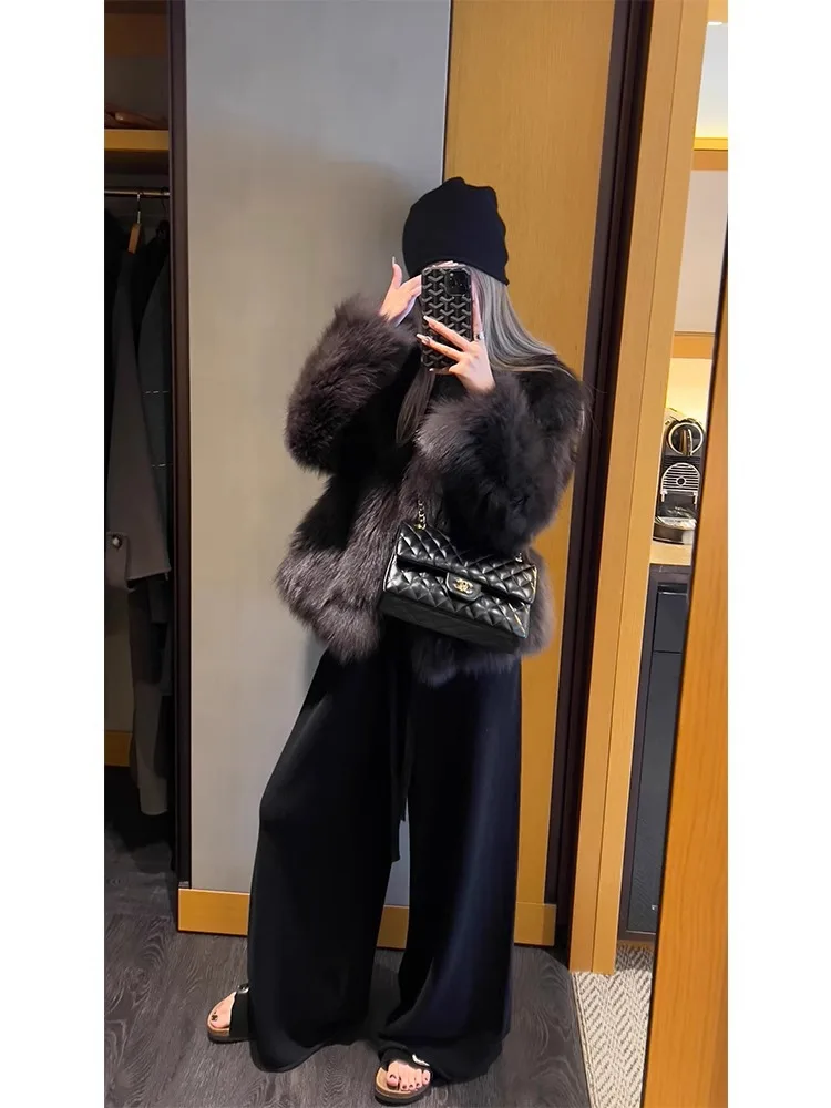 Women's 2024 Winter New Style Short Eco-Friendly Faux Fox Fur Coat with One-Piece Fur, Gray for High-End Look