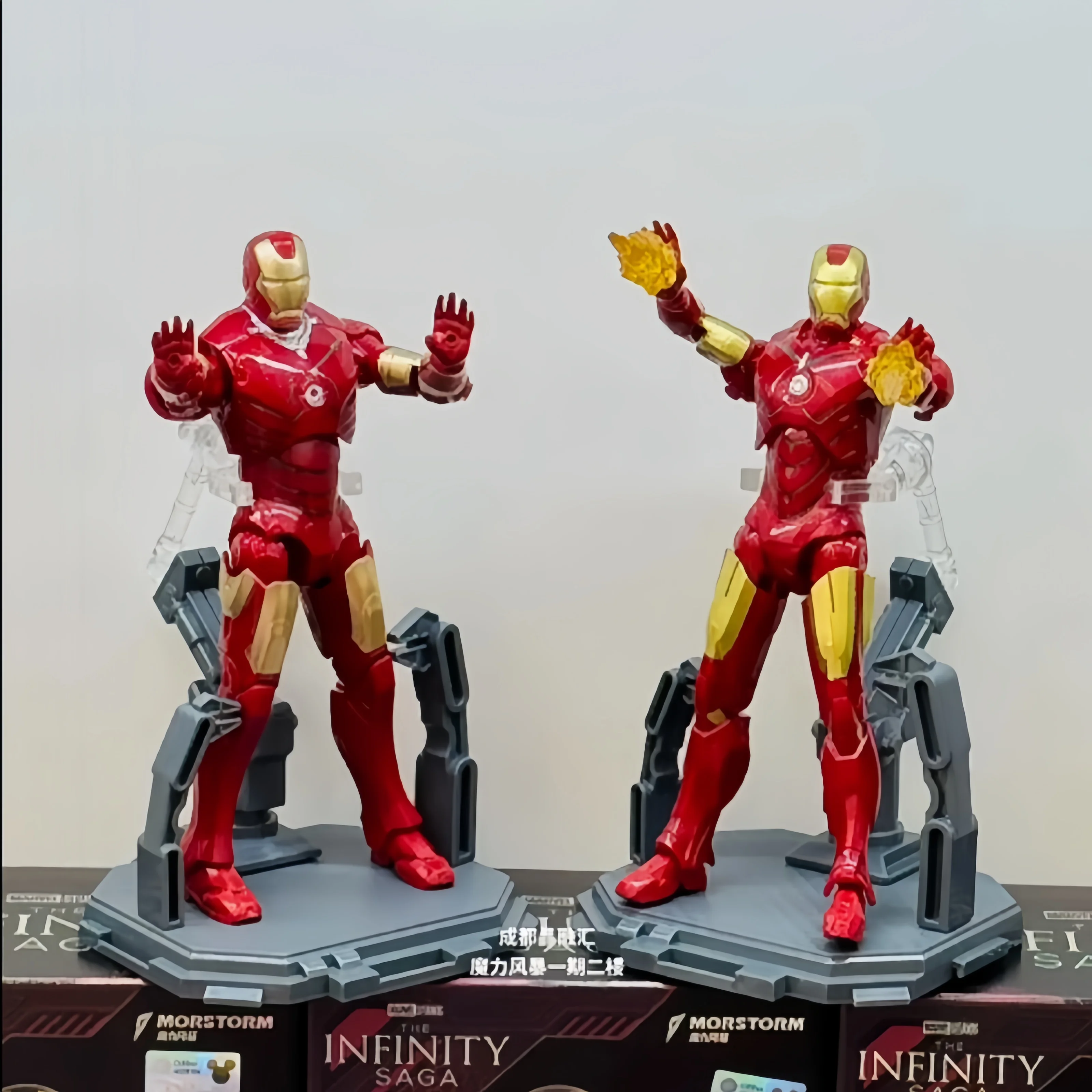 Actionfiguren der Infinite Legend Series Blind Box-Montagemodell – männliche Zeichen, einschließlich Iron Man und Spider-Man von Avengers