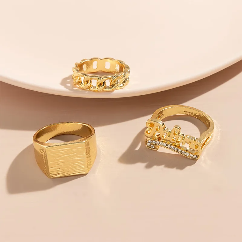 European and American court style retro ring, golden head ring with diamonds, retro fashion personalized pearl ring wholesale