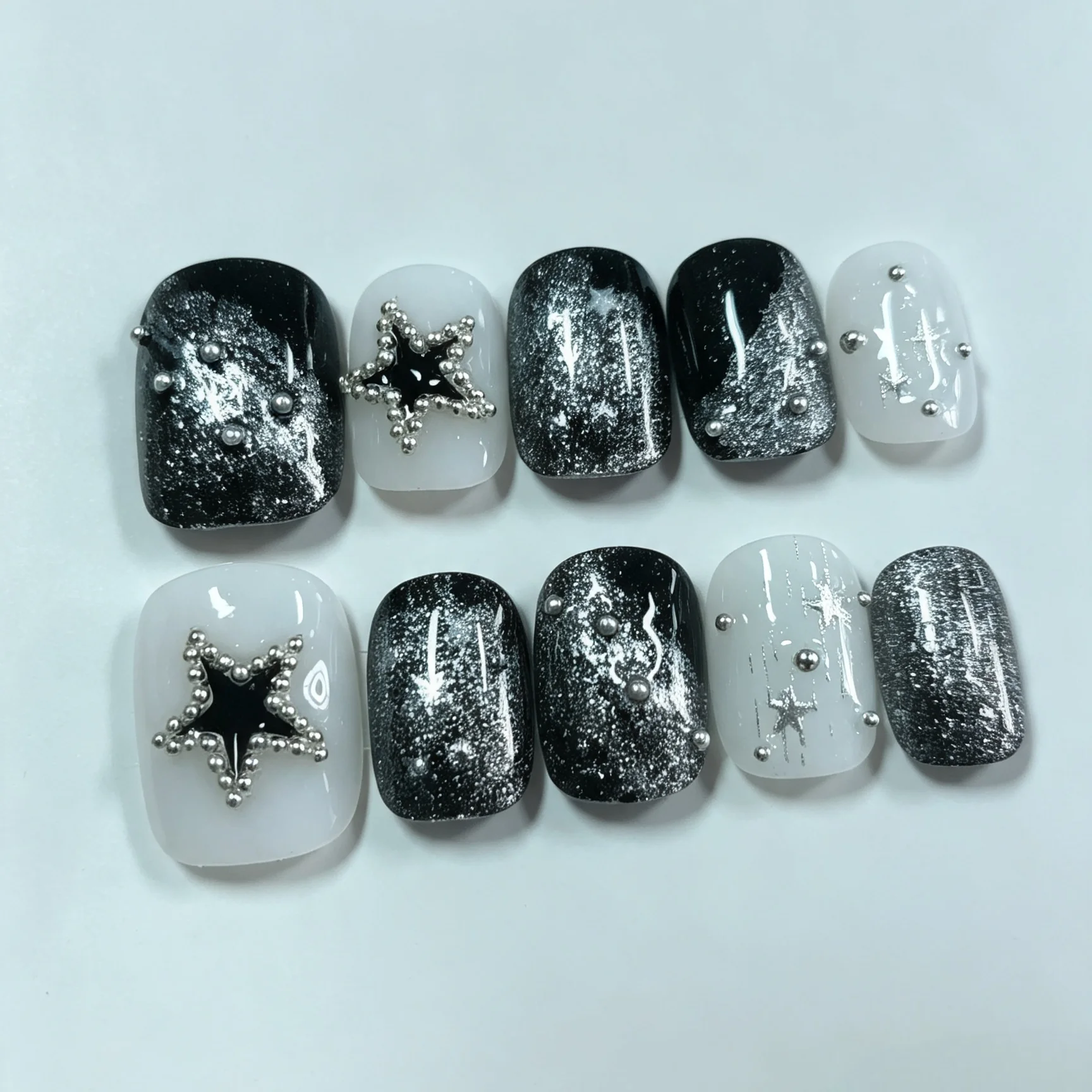 10 hand pressed short square nails, beautiful fake nails, silver gray star cat eyes, suitable for women to use
