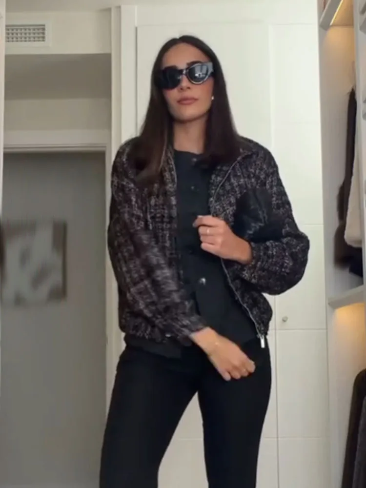 HH 2026 المرأة طويلة الأكمام منقوشة موضوع معدني Bomber سترة سستة زر الديكور الشارع نمط معطف فضفاض غير رسمي